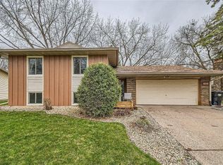 10350 Uplander St NW, Coon Rapids, MN 55433