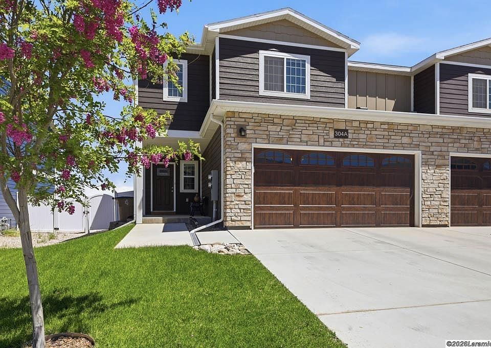 1st image of 4521 Bobolink Ln #304A