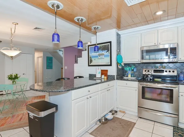 18 Rosslare Rd, Framingham, MA 01701