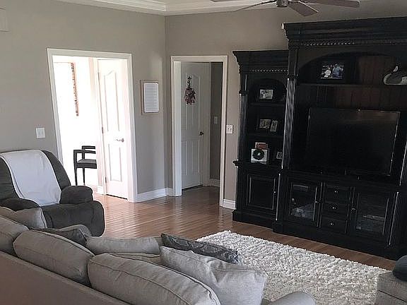 5th image of 9680 Old Hall Rd
