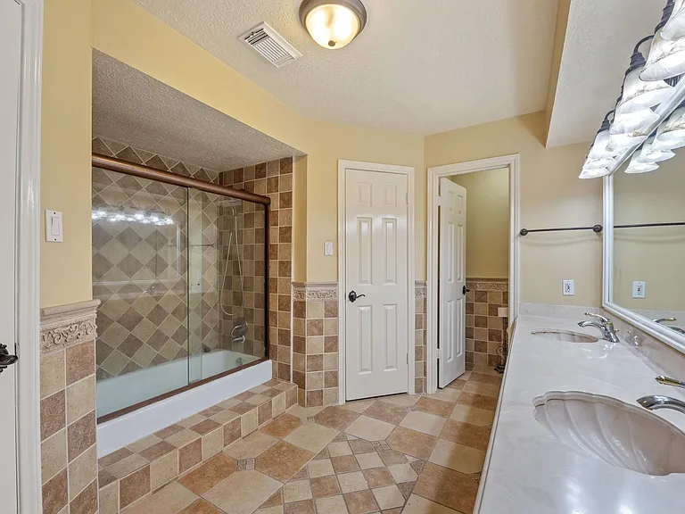 9719 Godstone Ln — Photo 12