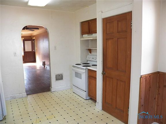 4th image of 859 Toronto Ave