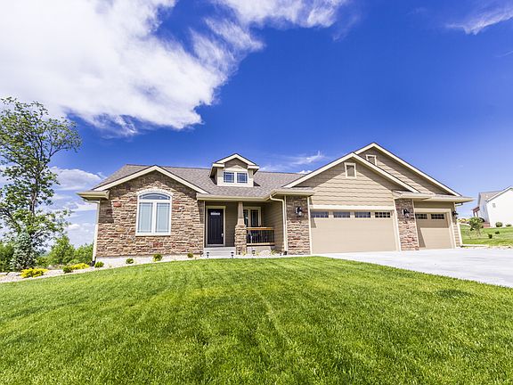 2nd image of 1009 Park Grove Cir