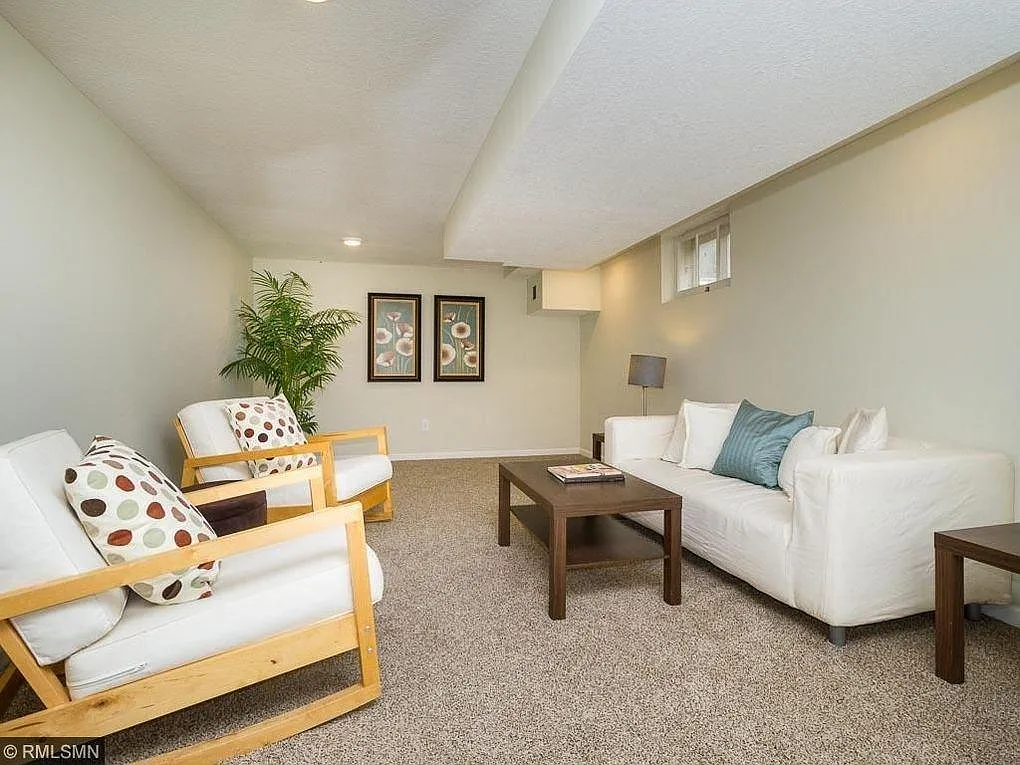 1520 Carroll Ave — Photo 4