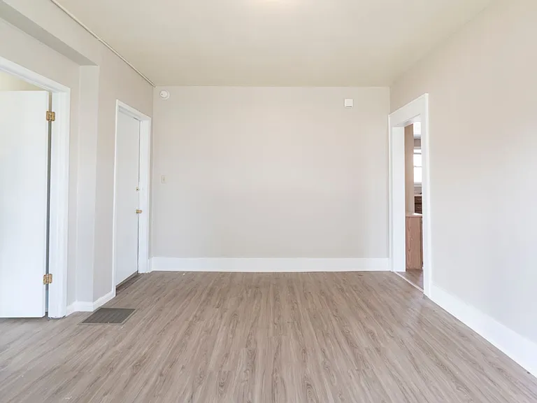 2110 College St - Cedar Falls — Photo 16