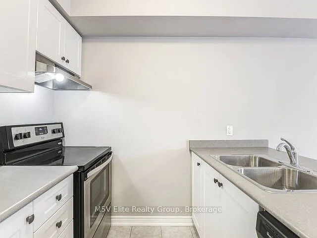 863 Cook Cres — Photo 14