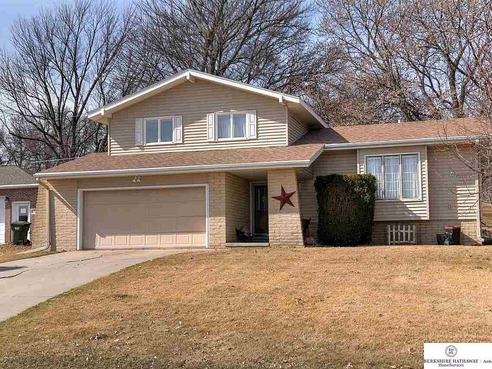 1365 N Chestnut St, Wahoo, NE 68066 Zillow