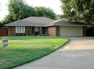 2296 Bolden Rd, Irving, TX 75060