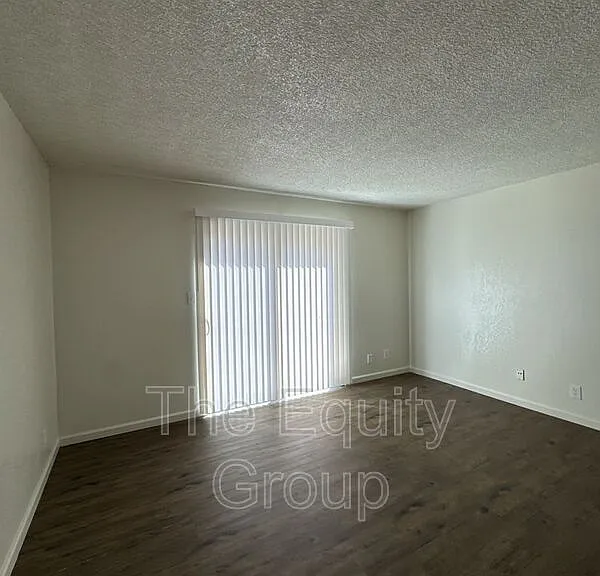 1426 W Elowin Ave — Photo 11