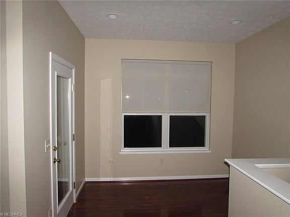 3rd image of 265 W Marina Pkwy
