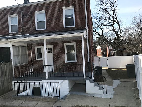 Newly painted rear home. 