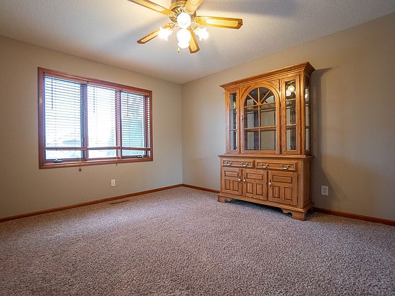 4th image of 1260 Cardinal Dr