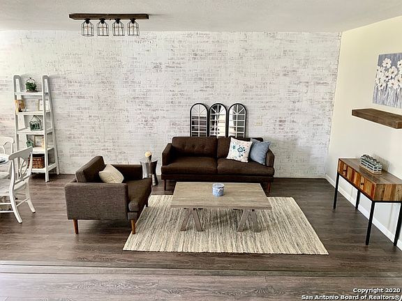 2nd image of 2639 W Gramercy Pl