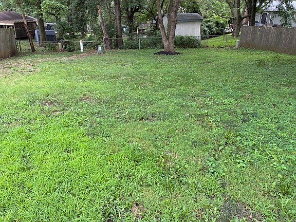 5th image of 2520 NW Oxford Dr
