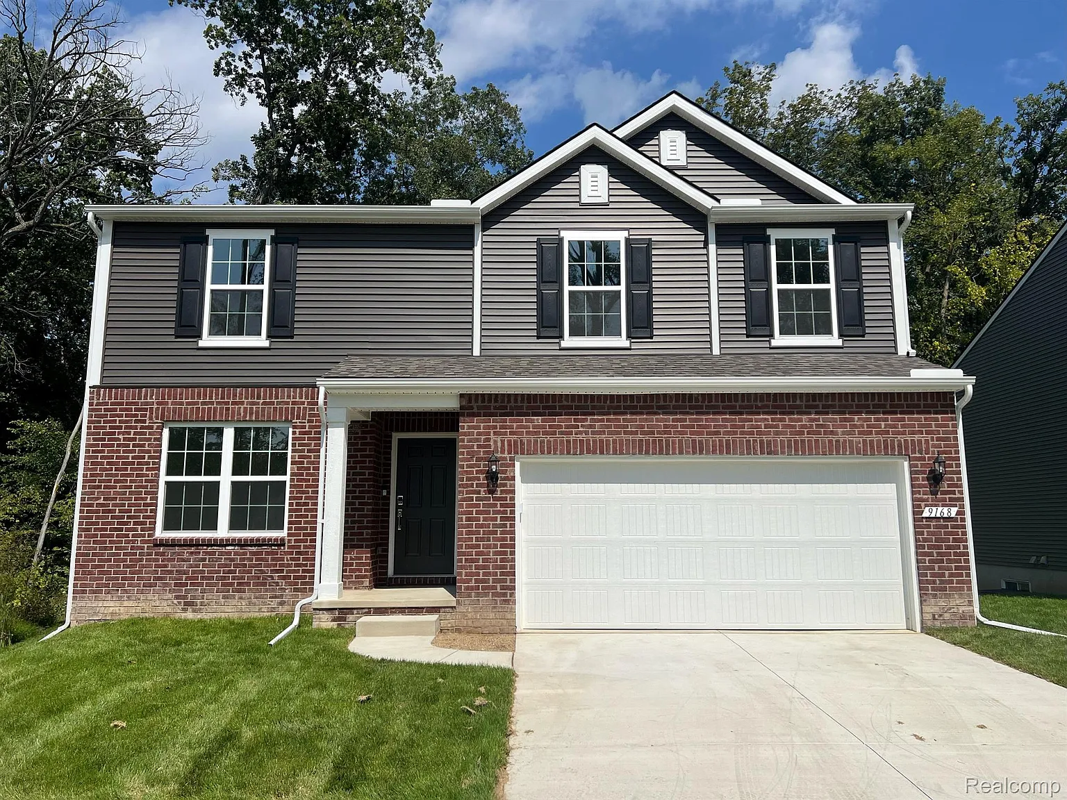 9260 Hemlock Ln photo 1