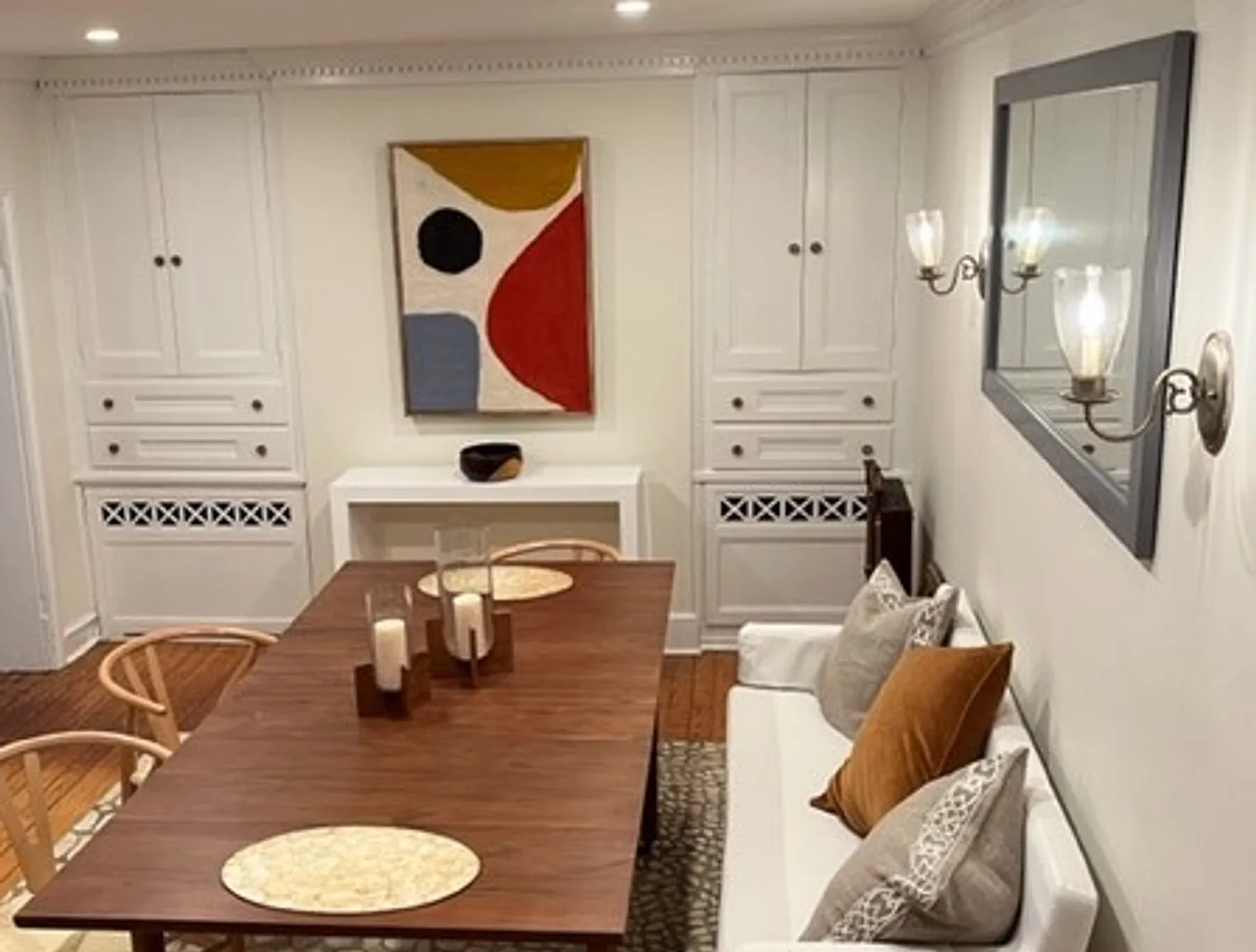 3 bed, 2.5 bath, 18298 sqft, $7,166 — Photo 2