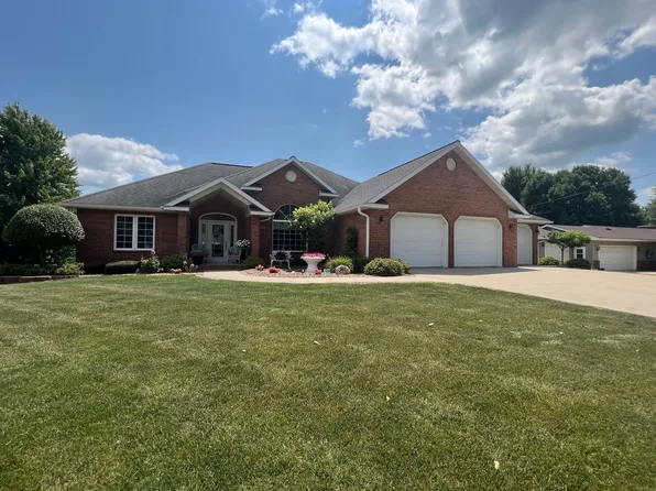 403 Hall St, West Union, IA 52175