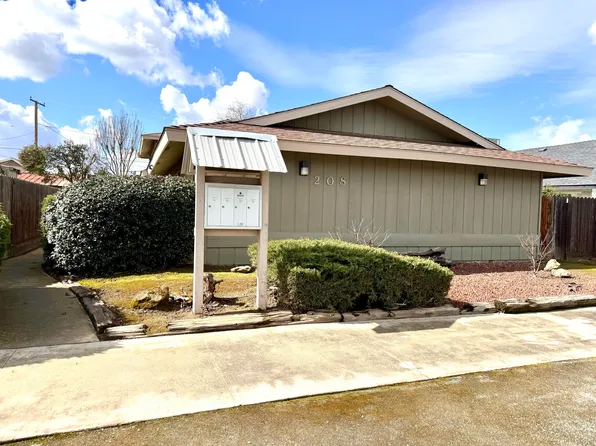 208 N B Street, Exeter, CA 93221