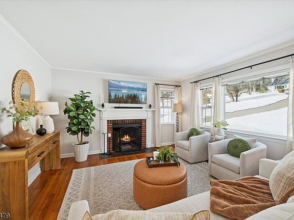 5th image of 24 Raynor Rd