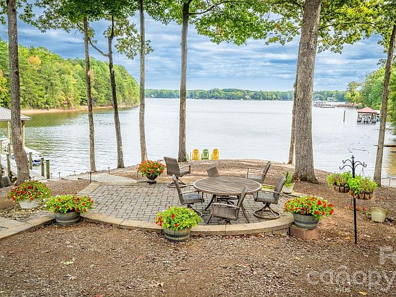 3rd image of 4246 Sigmon Cove Ln