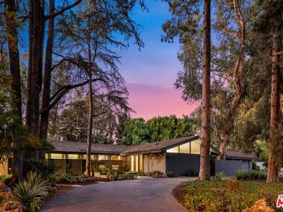 825 Woodacres Rd, Santa Monica, CA, 90402