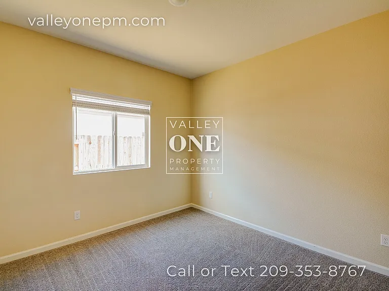 637 Mansfield Dr — Photo 12