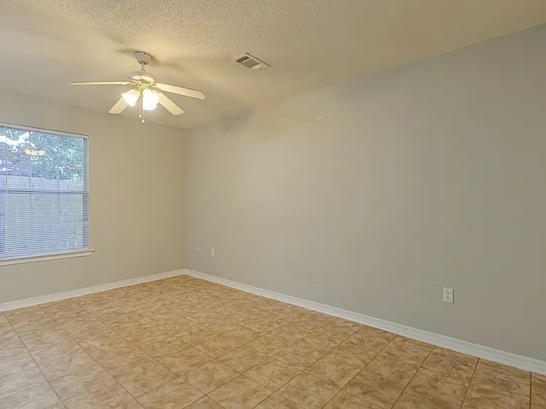 475 Keystone Rd — Photo 3