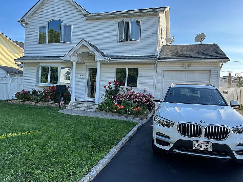 1st image of 217 Lee Ave