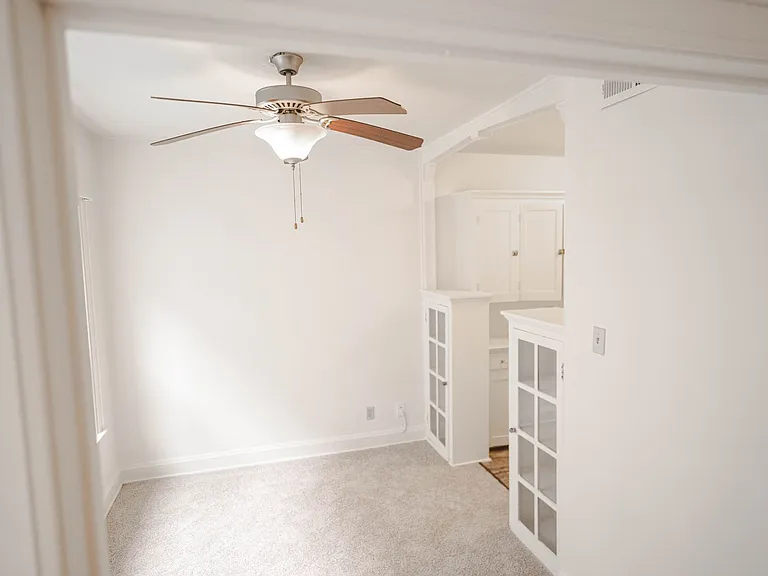 1550 E Broad St — Photo 8