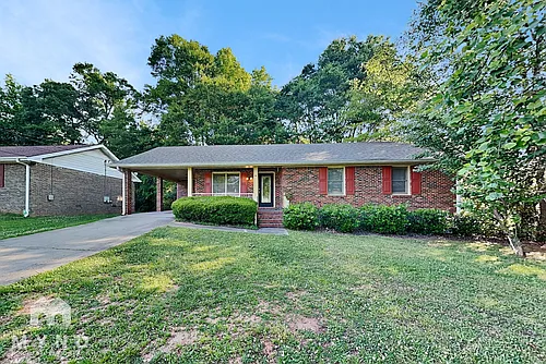 100 Clifton Dr Photo 1