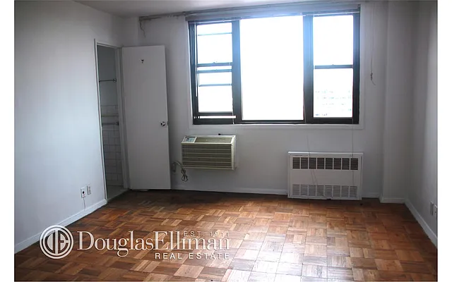 Sold by Douglas Elliman | media 29