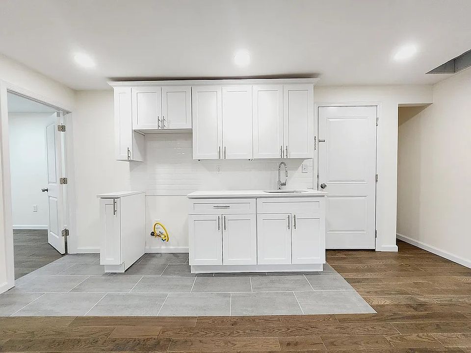 1st image of 83 Oak St #3