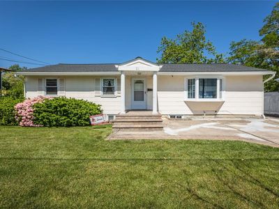 21 Linden Street, Wheatley Heights, NY, 11798