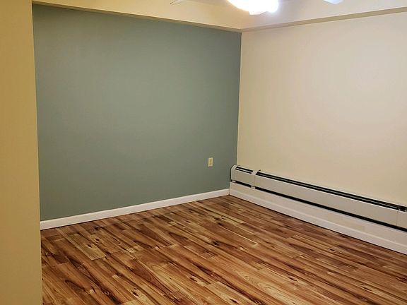 3rd image of 47 Lakeview Dr #2