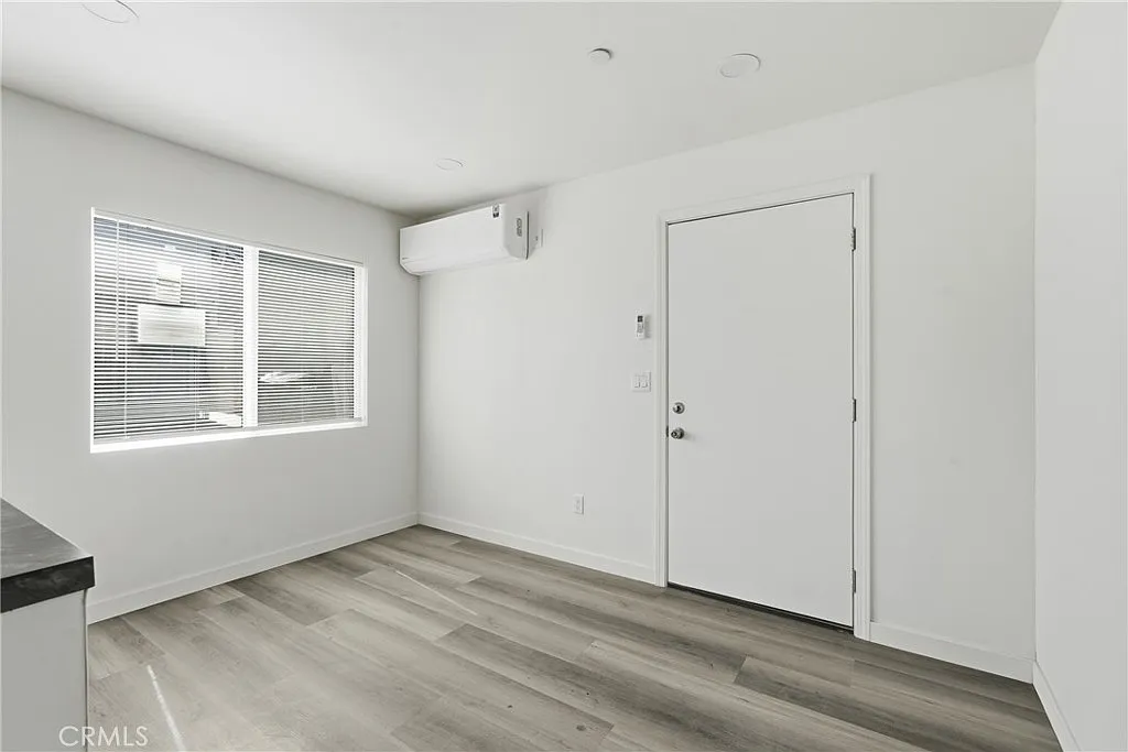 702 Walnut St — Photo 3