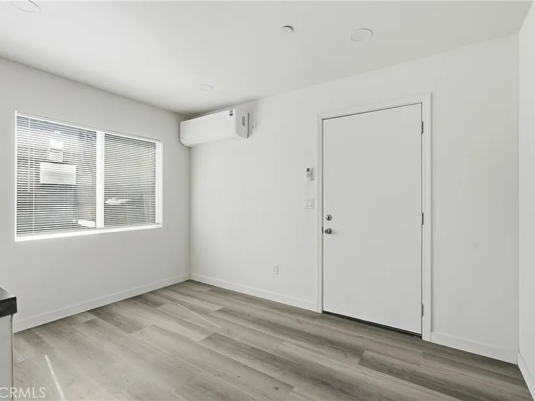 702 Walnut St #5 — Photo 3