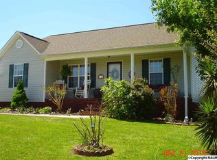 112 Mary Jo Isom Ln, Arab, AL 35016