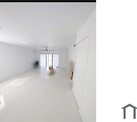 2nd image of 16531 Blatt Blvd