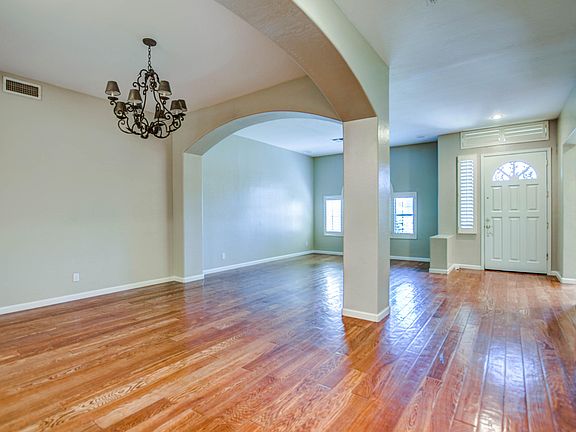 2nd image of 1522 E Appaloosa Ct