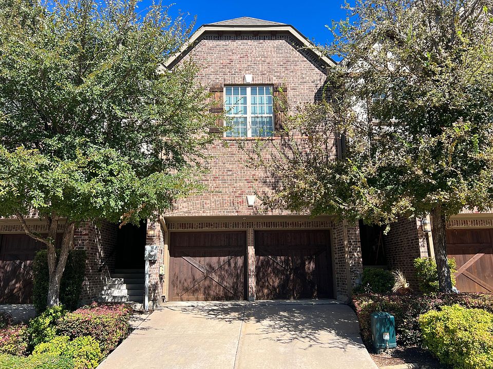 1st image of 587 Hampshire Dr
