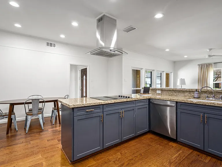 13122 Barryknoll Ln — Photo 10