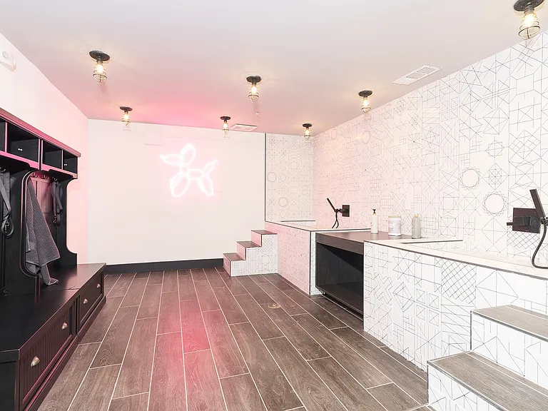 Capital Collective Luxury Apartments — Photo 21