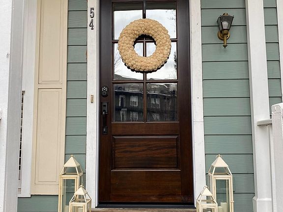 2nd image of 54 Harbor Commons Dr
