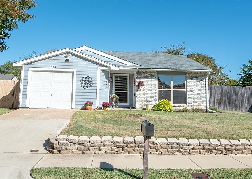 1st image of 4205 Spindletree Ln