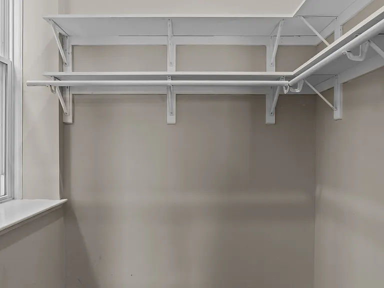 Bedroom Closet 2 (Walk-in)
