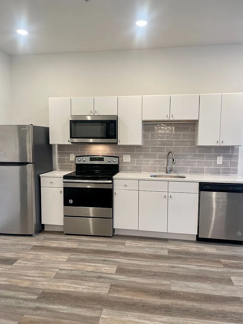 6800 Market Residential — Photo 4