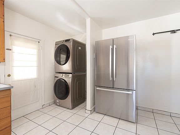 4th image of 3831 Edenhurst Ave