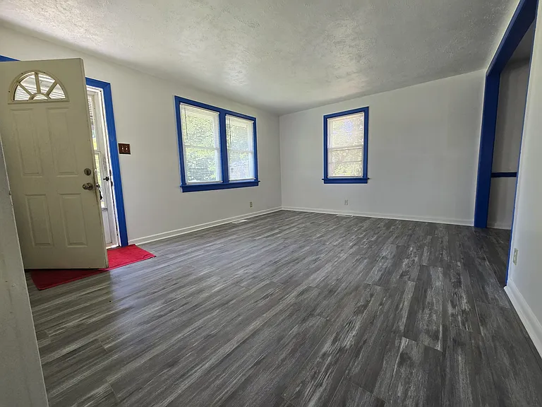 2312 Reed Rd — Photo 5