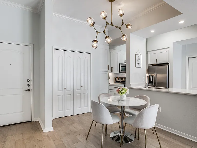 3225 Turtle Creek Blvd #220 — Photo 14