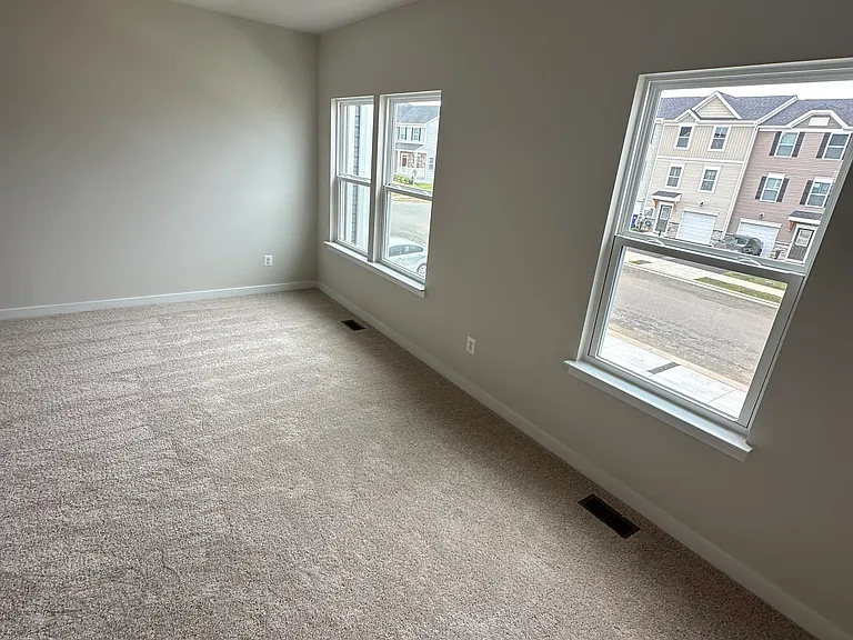 212 Huntwellwest Blvd — Photo 44